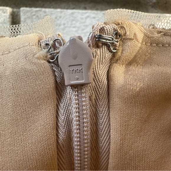 Tadashi Shoji Gold Tiered Gown Petite 6P Sequin V-Neck Tulle Formal Dress Hoco - Picture 10 of 11